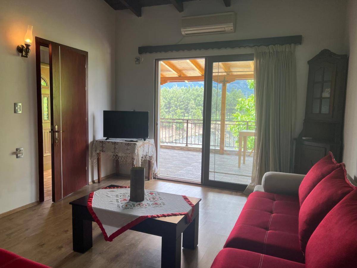 Anastasia'S Guest House Permet Luaran gambar