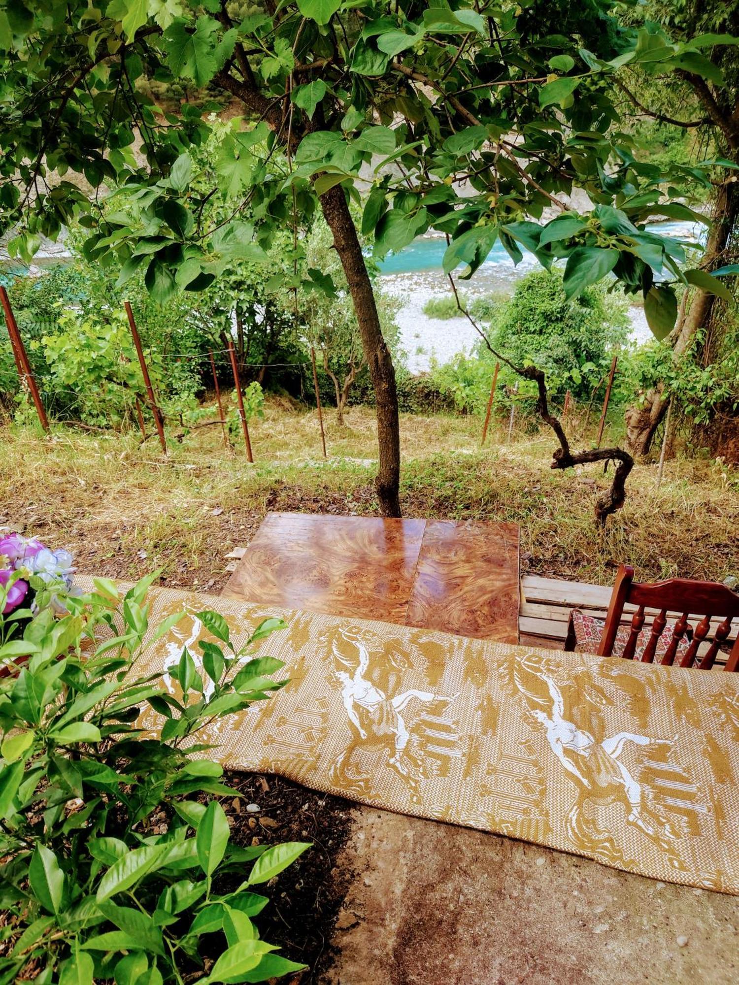 Anastasia'S Guest House Permet Luaran gambar